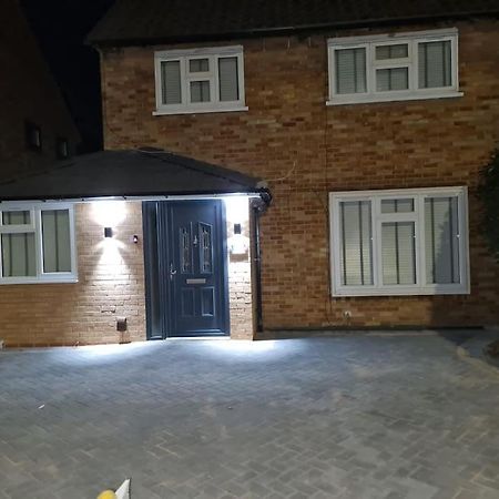 Elm Park Cheerful 4-Bedroom Holiday Home Хорнчерч Экстерьер фото