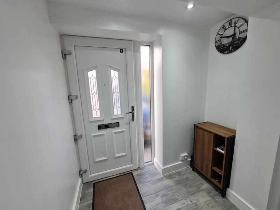 Elm Park Cheerful 4-Bedroom Holiday Home Хорнчерч Экстерьер фото