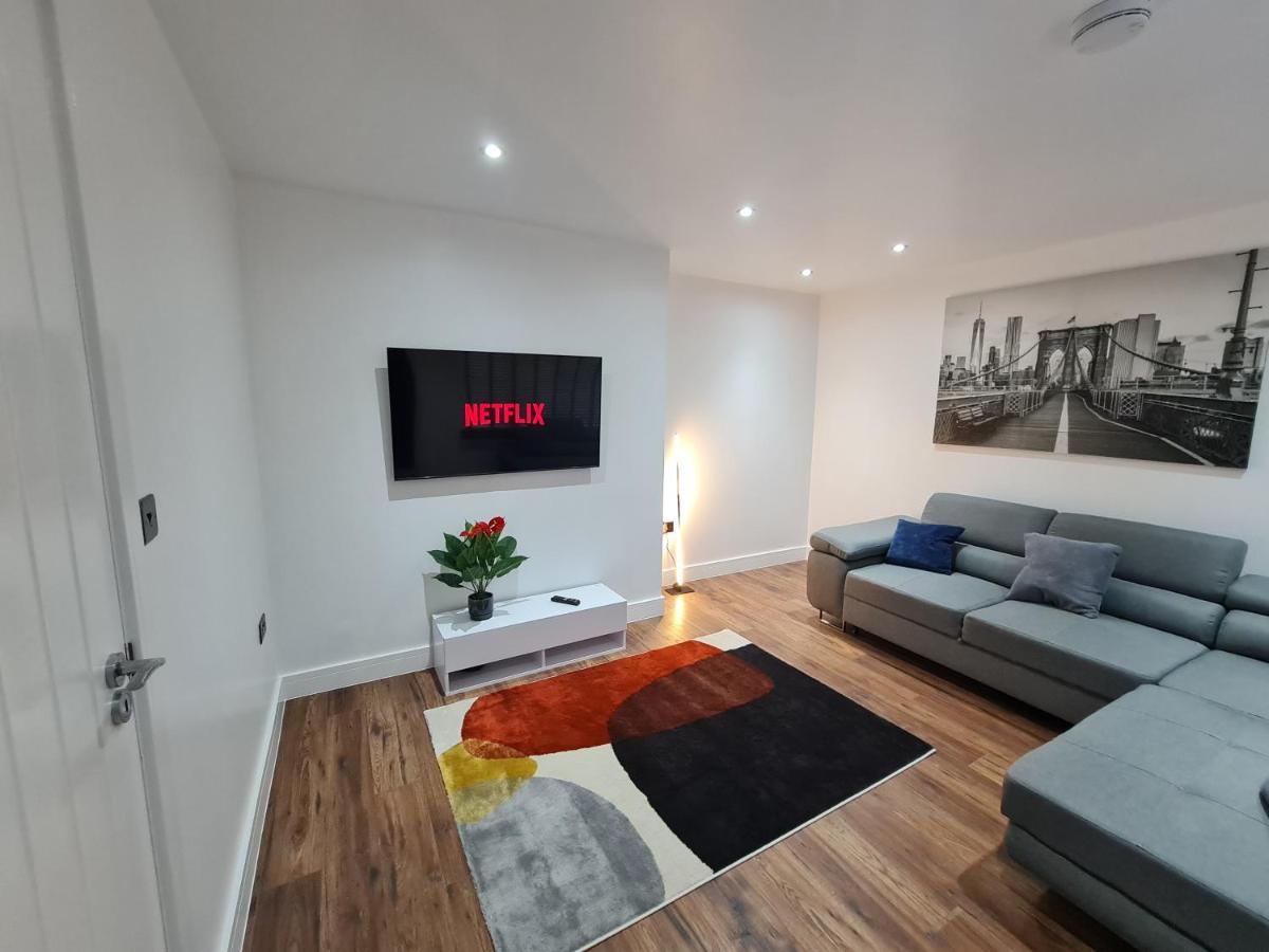 Elm Park Cheerful 4-Bedroom Holiday Home Хорнчерч Экстерьер фото