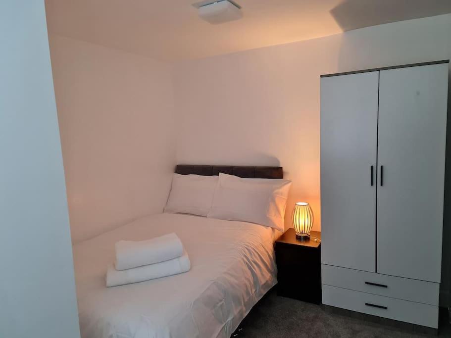 Elm Park Cheerful 4-Bedroom Holiday Home Хорнчерч Экстерьер фото